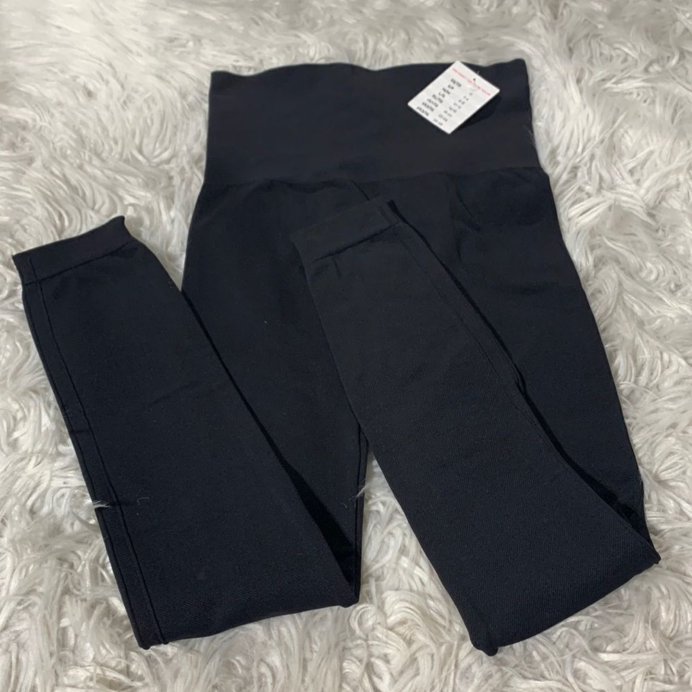 SPANX leggings side seam details black NWOT women’s size S/P